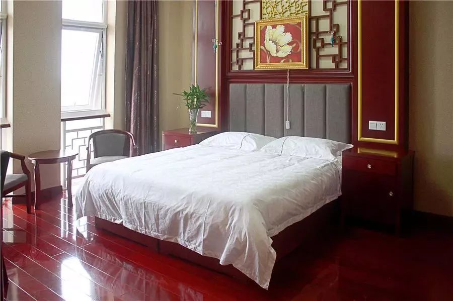 鏉冨仴闆嗗洟鏂伴椈鏇濆厜鐜板満,鏉冨仴闆嗗洟鐜扮姸瑙嗛