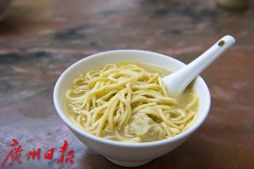 这家62岁的面店藏身长寿东路,连米其林评委都为其折服