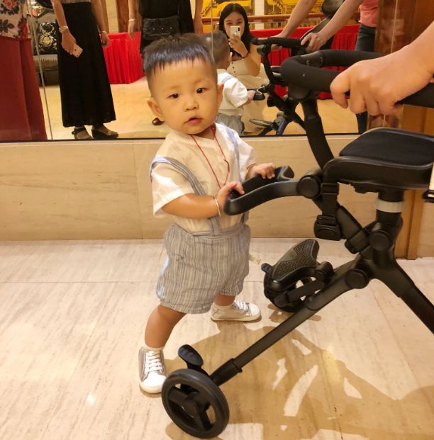 种草母婴好物！来看看别人的妈咪包里都装了些什么……