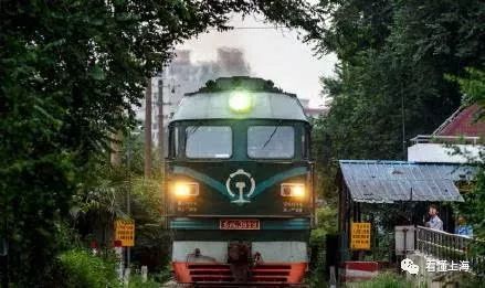 马路道口菱形标志,马路道口鬼探头