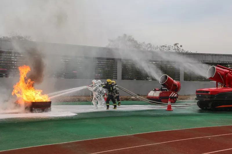 李铁消防员视频,李铁武汉消防