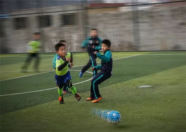 泰山足球摄影,泰山区拍照摄影