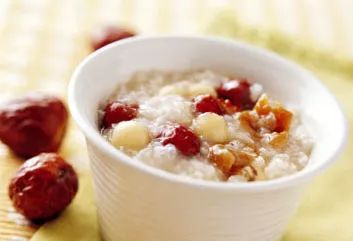 从不忽悠人的小南告诉你,雪还得下,俩桥要封,火车时刻表也要变……