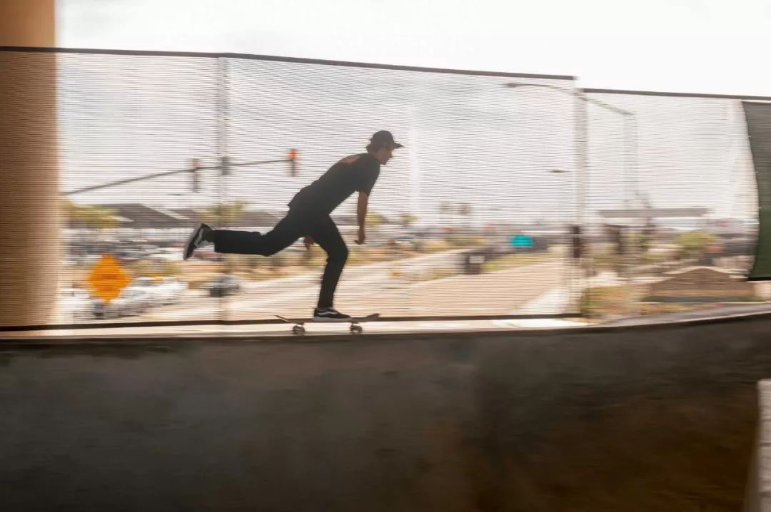 vans运动系列ultrarange,vans黑红配色经典版