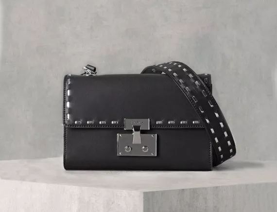 包包买小众包还是经典包,有哪些小众很贵但值得买的包