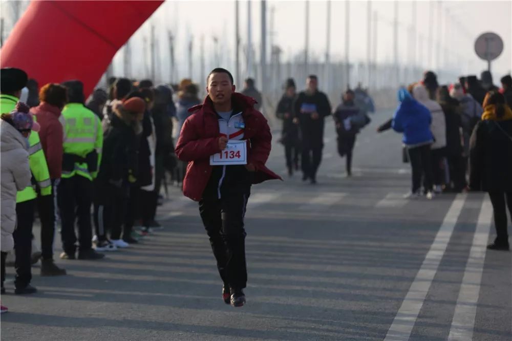 「文体活动」尉犁县举办2019年“迎新春”千人万米冬季长跑比赛