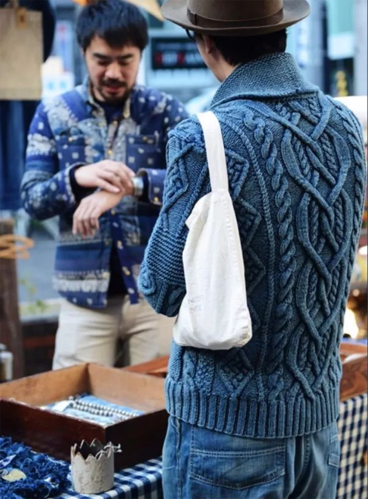 儿时的毛衣都是妈妈织的,回忆年轻时候织的毛衣