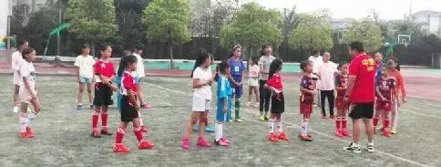 成都龙泉驿区同安中学足球,四川省龙泉驿足球培训学校