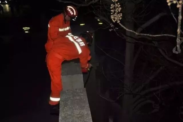 禁止燃放孔明灯宣传消防,禁止燃放孔明灯的危害