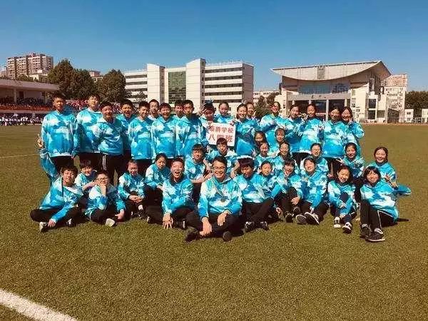 纸短情长这才是最美情书,金华一位老师让学生写三行情书