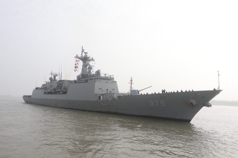 韩国海军舰艇编队访问上海