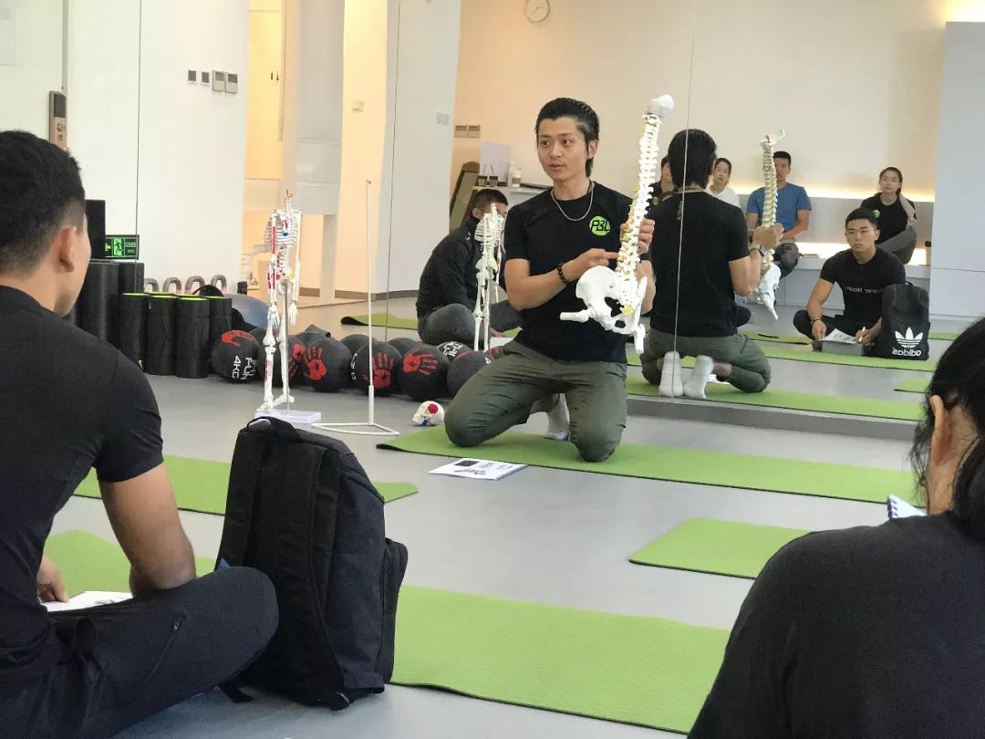 我54岁了减肥总是减不掉,我五十三岁体重一百斤怎能增重