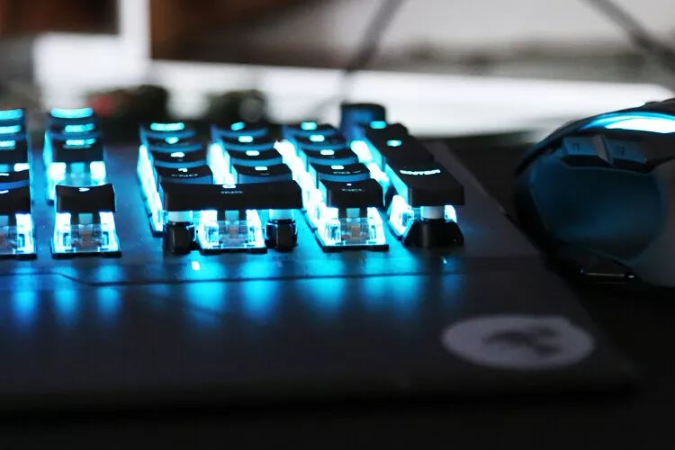 感受工匠精神——德国冰豹Vulcan120Aimo机械键盘开箱