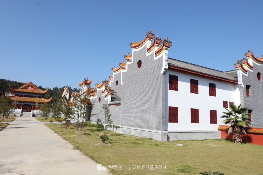 心中都要有属于自己的桃花源,我们终将抵达自己的桃花源