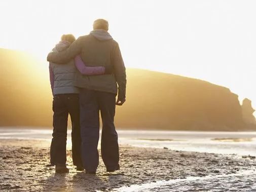 专家进行股骨头坏死康复指导,中医治疗陈旧性下肢血栓的专家