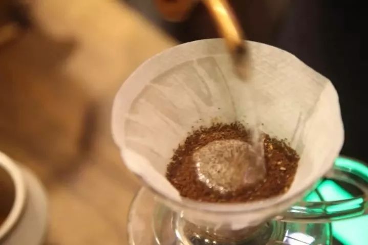 手冲滤杯过程,冲滤杯怎么挑选