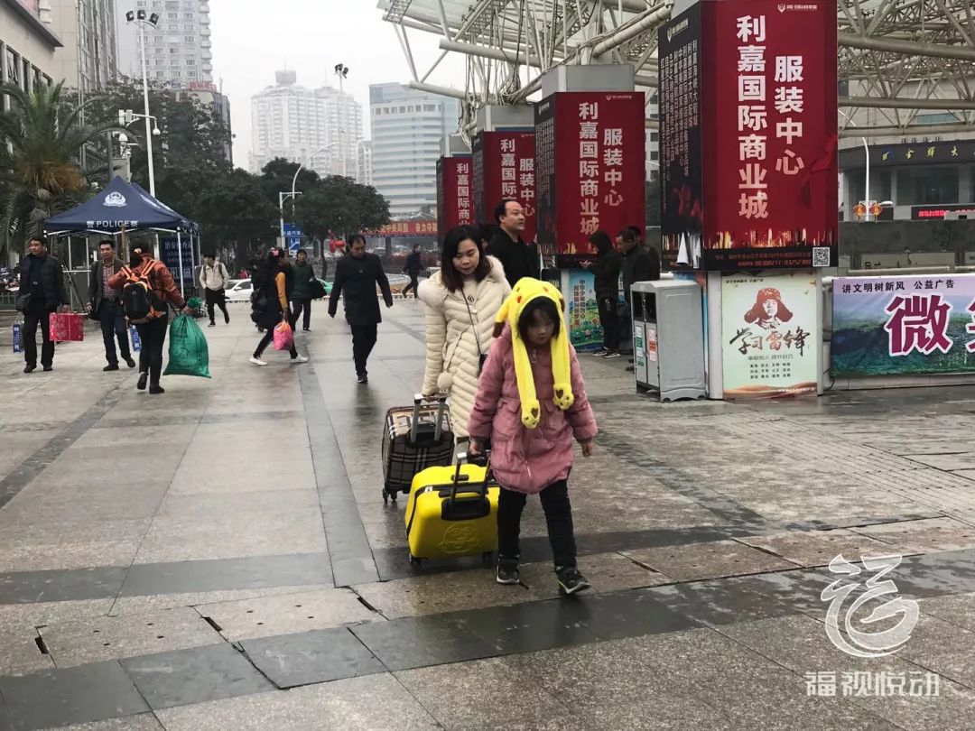 路途再拥堵也要回家过年,路途再遥远也要回家过年图片