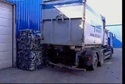 塑料瓶可以制成衣服吗,塑料瓶能做什么衣服卖