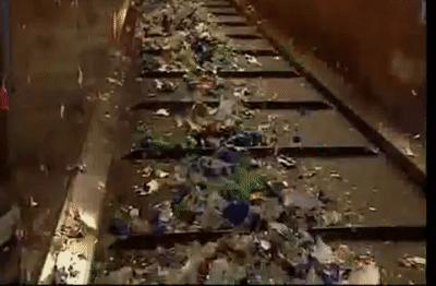 塑料瓶可以制成衣服吗,塑料瓶能做什么衣服卖