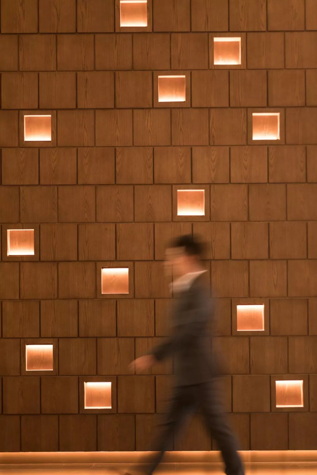 文艺渔村中的海上浮城，希尔顿旗下这家设计感满分的小鲜肉酒店，颜值爆炸！