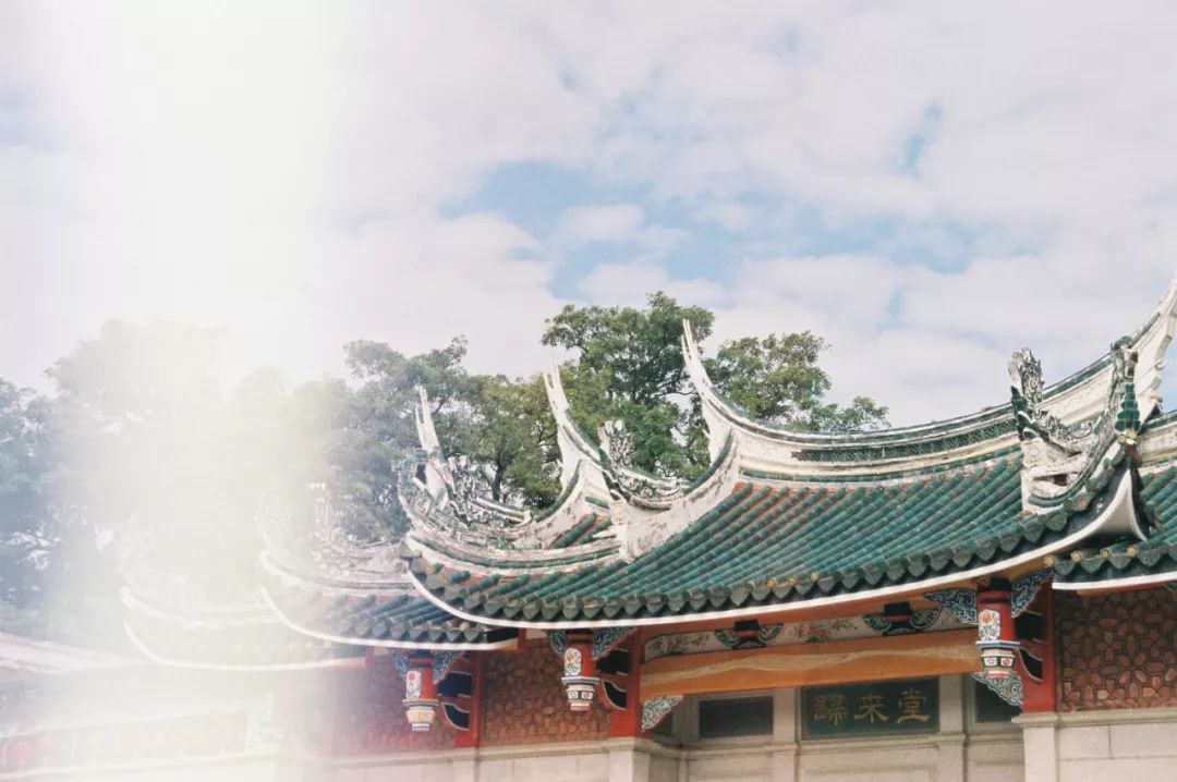 文艺渔村中的海上浮城，希尔顿旗下这家设计感满分的小鲜肉酒店，颜值爆炸！