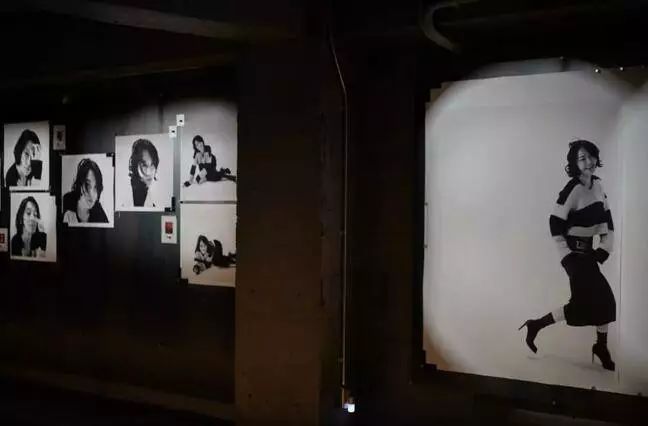 荒木经惟镜头里的许晴,许晴快50岁了日常生活照还这么美