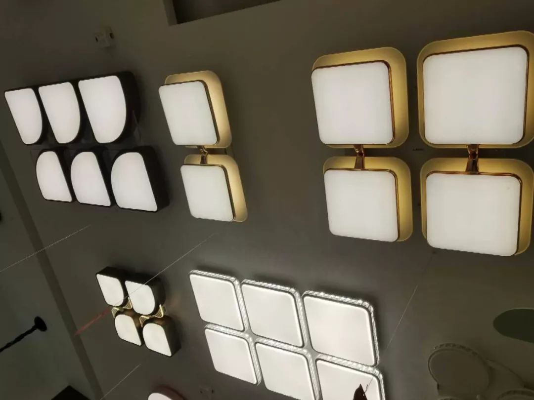 欧特朗灯具和佛山灯具哪个好,欧特朗照明灯具店