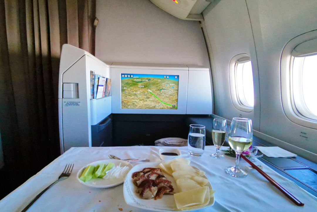 中国国际航空头等舱体验,国航波音747头等舱和公务舱的区别