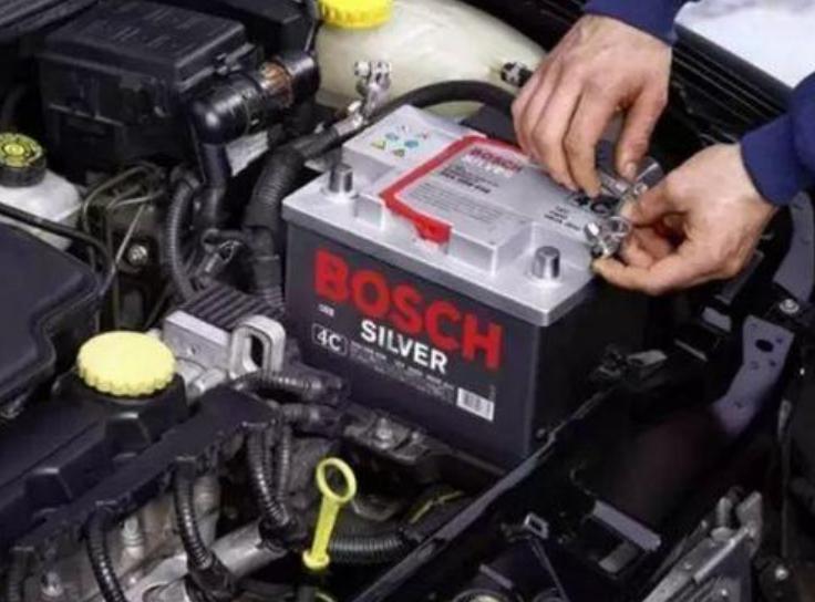 遇到车电瓶没电咋办,遇到电瓶没电怎么办