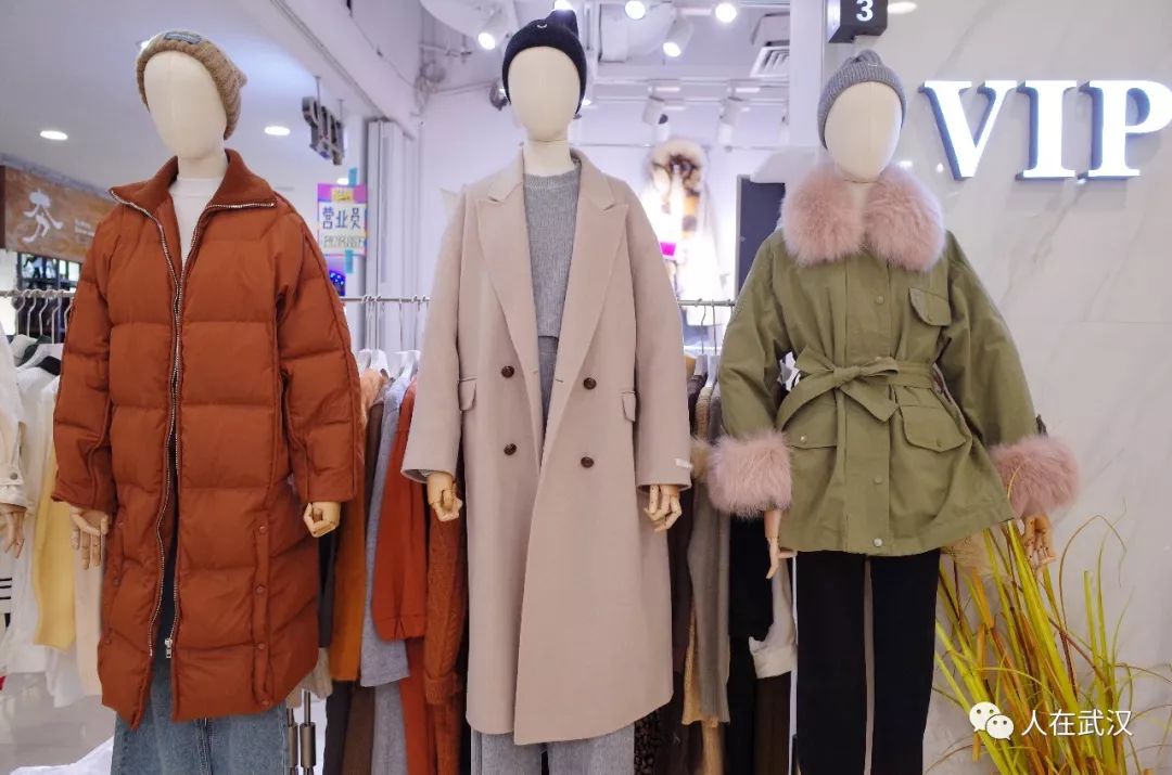 汉正街什么时候卖冬季清仓衣服,汉正街品牌大楼清仓甩卖现场