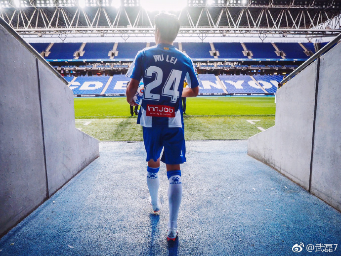 见证根宝十年磨一剑、培育铿锵玫瑰新苗，这家银行为何甘当上海足球的幕后英雄？