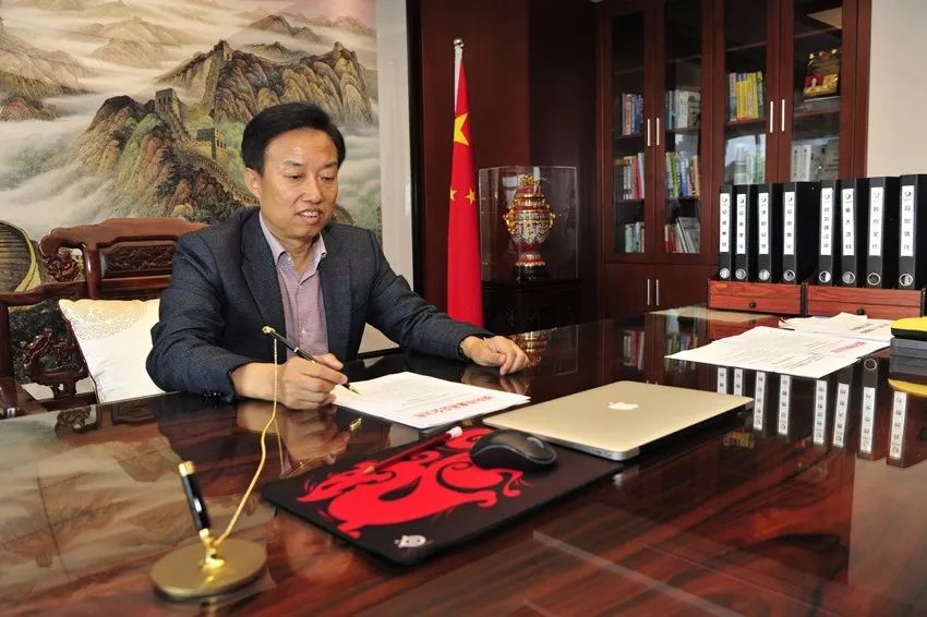 人物｜甘为政府多担当乐为社会解忧愁——记安顺集团有限公司董事长邵良