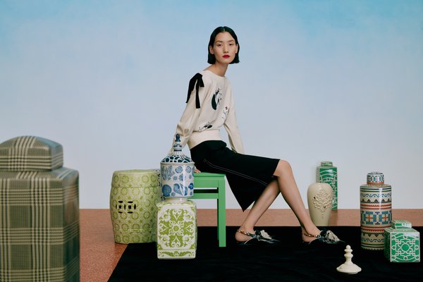 lily女装2022秋冬流行风格款式,lily商务时装2019冬