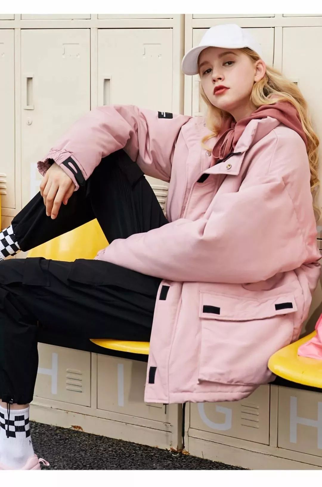 爆款羽绒服全部超低价,反季羽绒服清仓中的低至四折