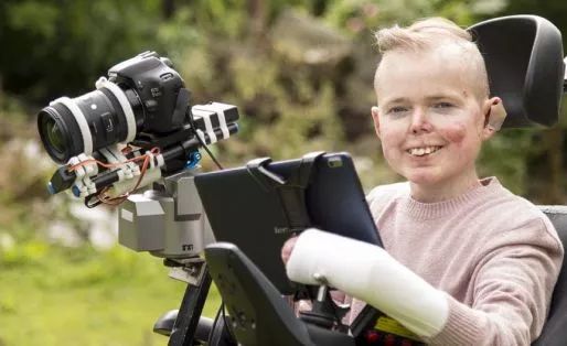 「意·关注」死去的儿子被人工智能“复活”!比起高兴,她更多的是害怕