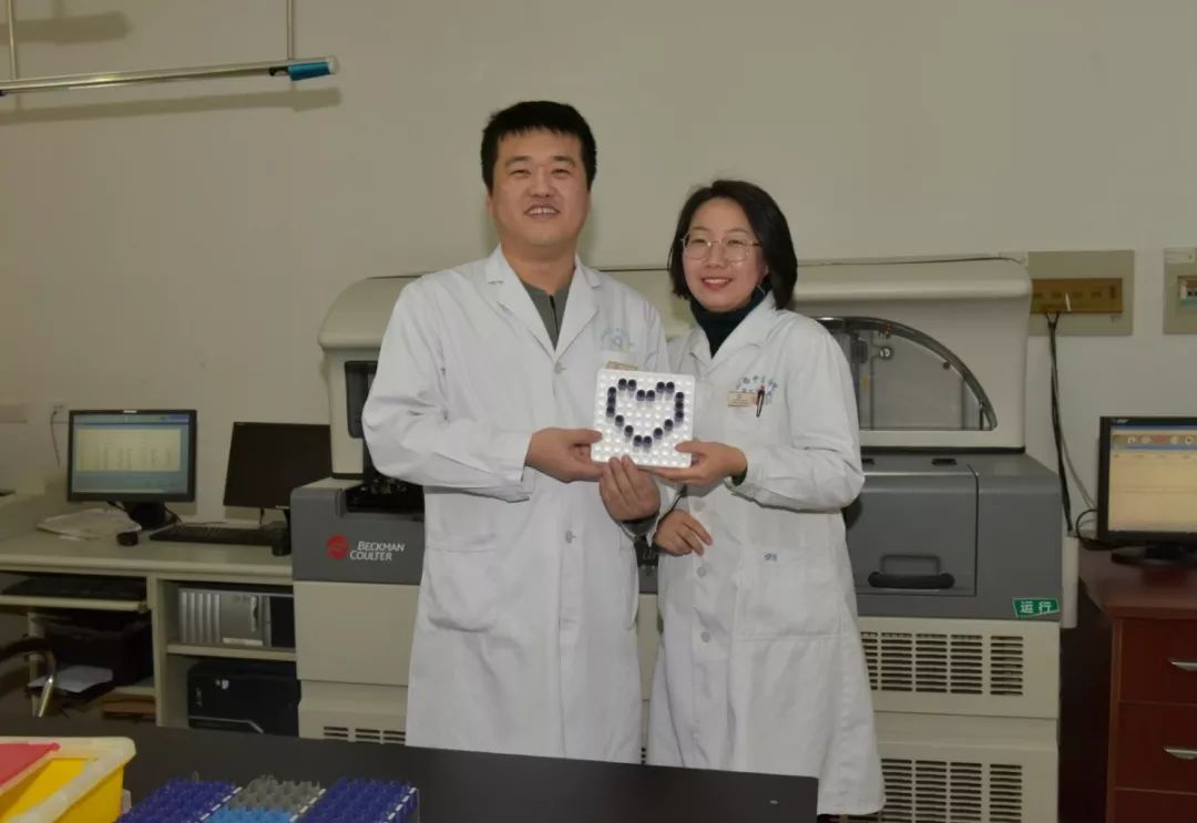 白大褂变装情侣,医学院白大褂情侣照换装