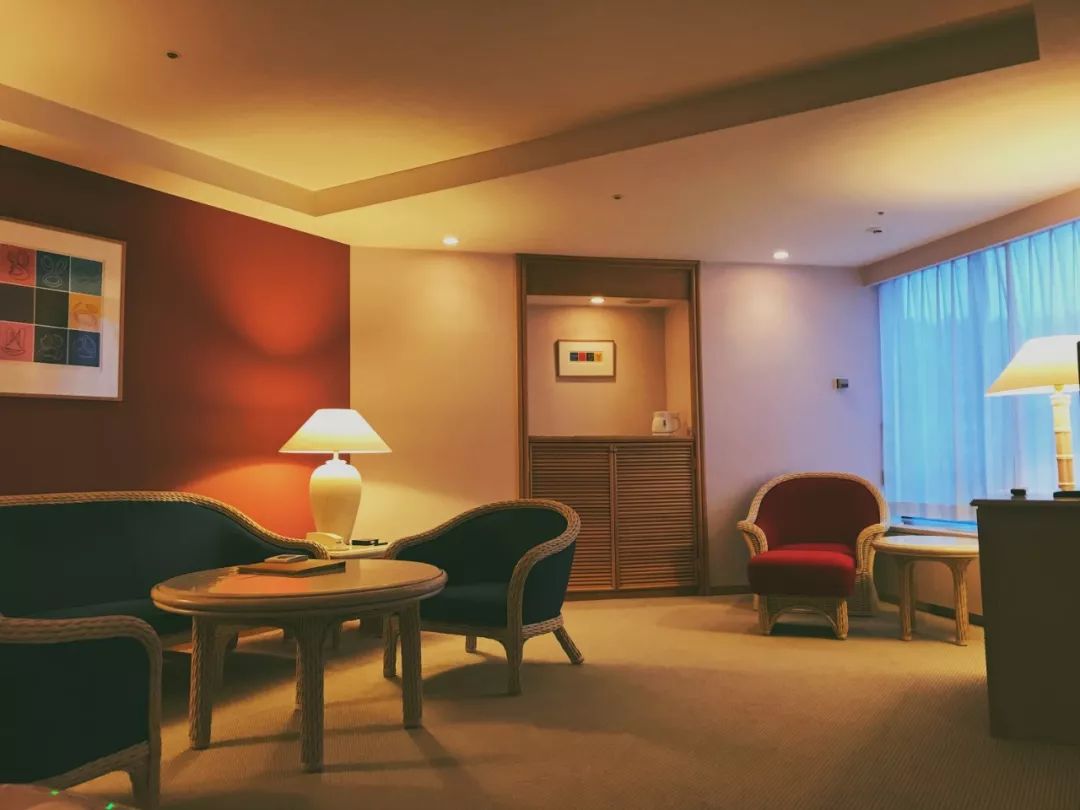 跟台湾小哥哥一起骑着雪地摩托车在北海道的雪地里野