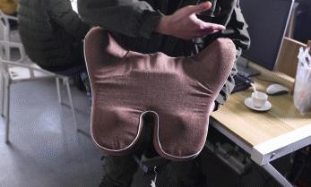 久坐相当“慢性自杀”!德国骨科专家打造的“撑腰”神器,坐9小时腰也不痛,20年颈脊椎病都好了