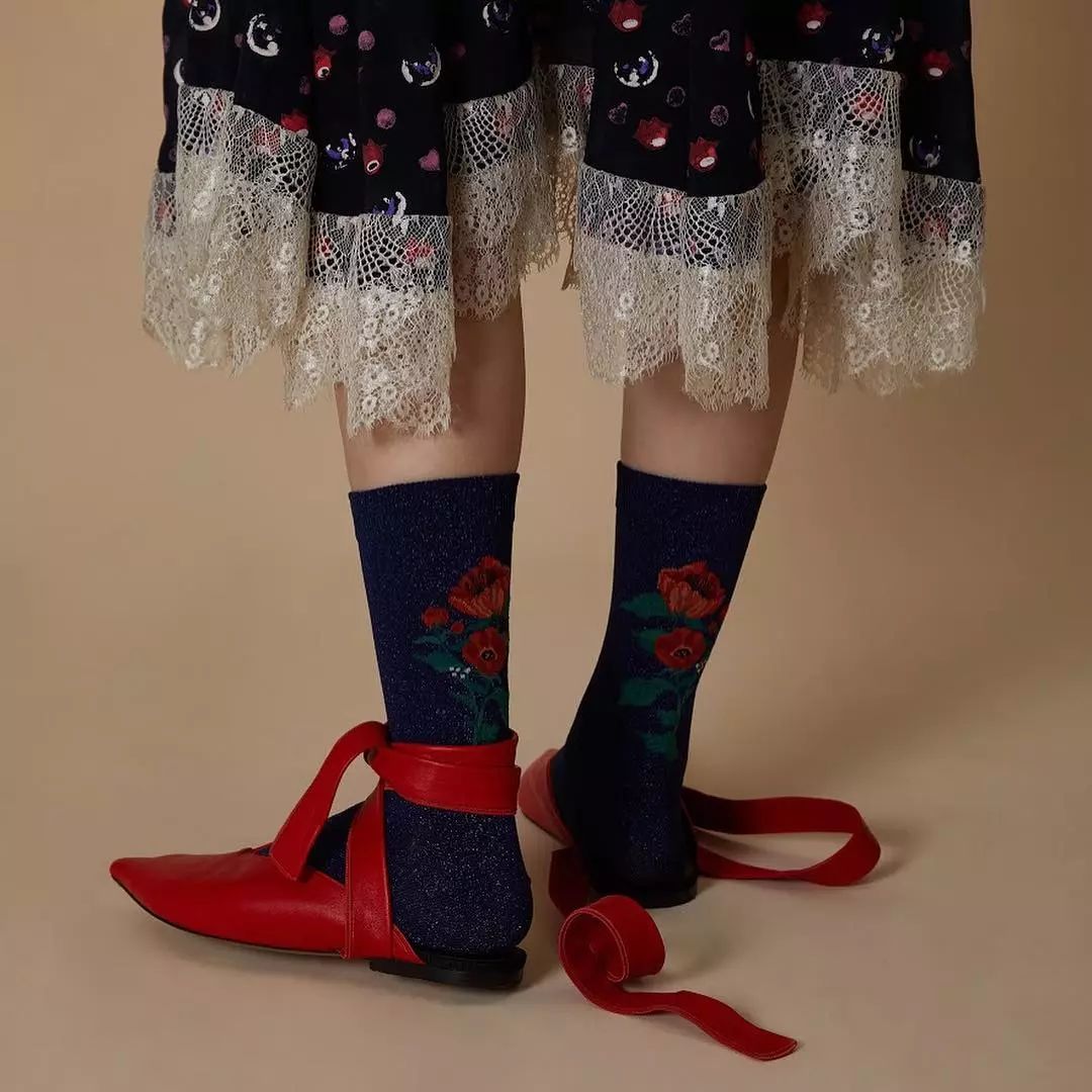 鞋子不够袜子来凑原作者,长度不够袜子来凑