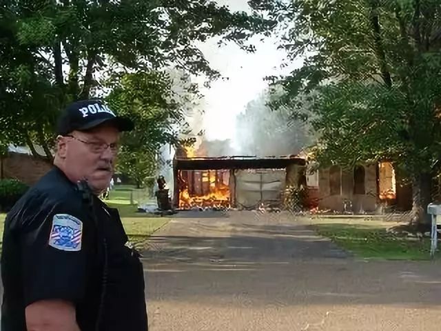 加州山火蔓延导致百万豪宅被烧毁,加州大火幸存