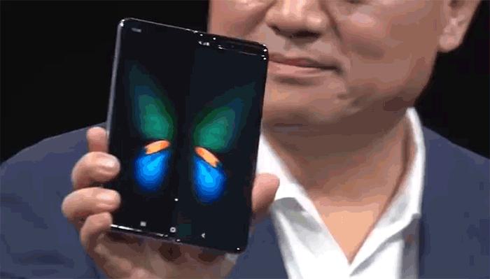 折叠屏头号玩家,折叠手机苹果华为三星比较