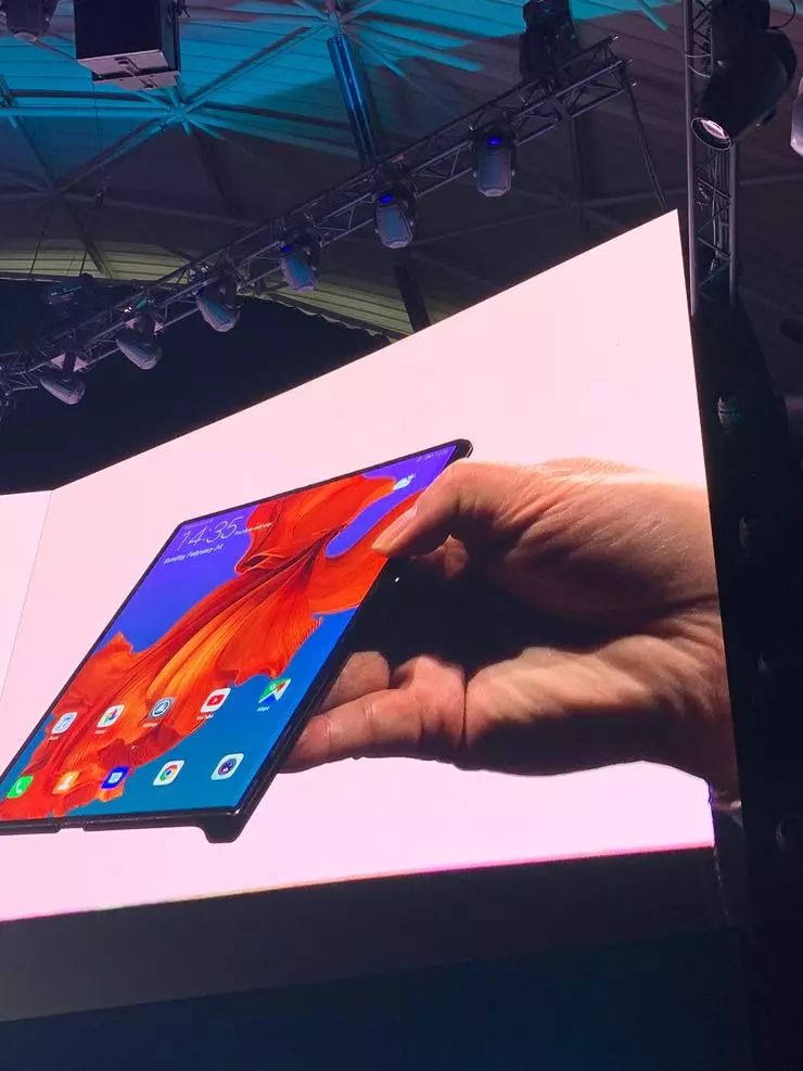 华为最新折叠屏手机matex2s,华为折叠屏matex5g版