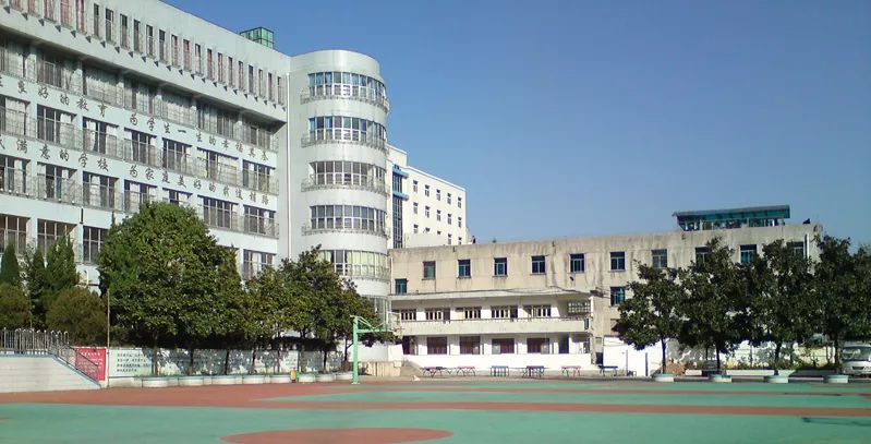 贵阳今年中考示范性高中录取名额,2022年贵阳中考录取分数线是多少