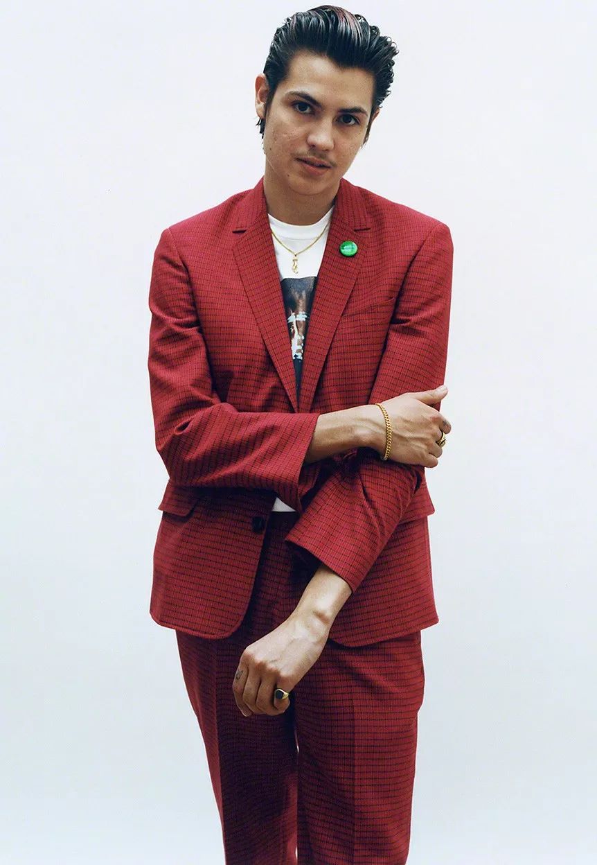 在2019年比别人先潮一步这件事上，我认为SM元素必须有