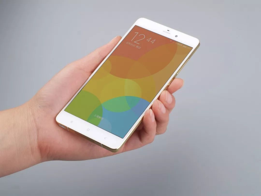 星巴克猫爪杯打架完整版,关于星巴克猫爪杯事件看法