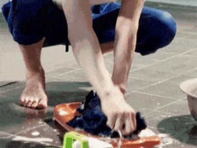 白衣脏洗不掉怎么办,衣领上的皮肤油渍用什么洗效果好