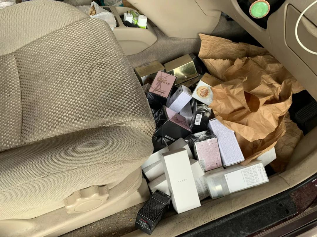 “神仙水”藏轮胎里想蒙混过关？海关：NO!我们有电子眼！