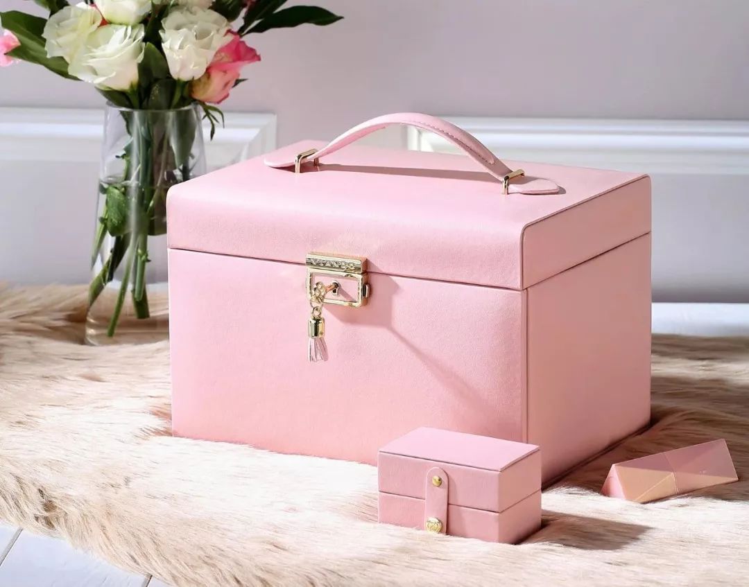 比起项链、耳环、戒指，女孩子更需要这个礼物|智黑智选