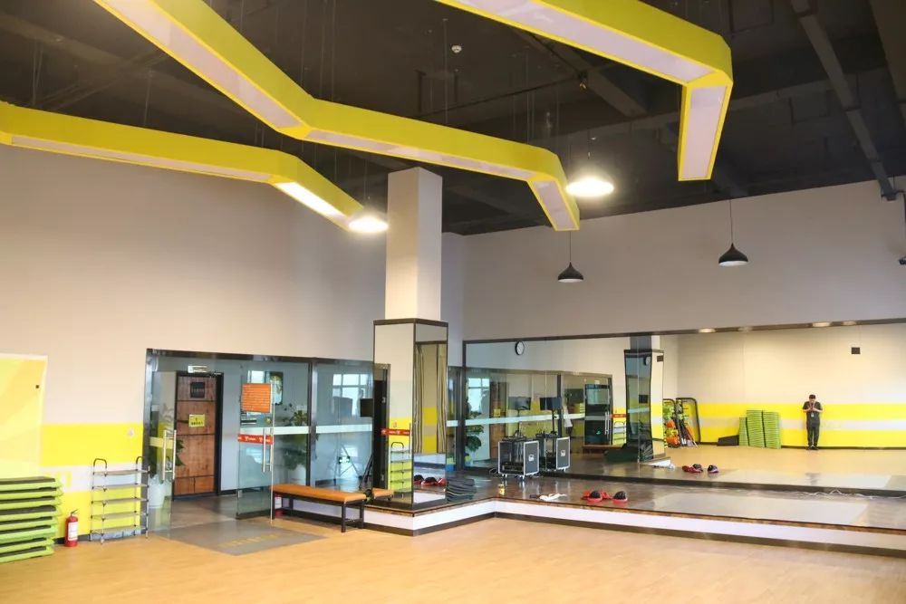 健身广告火遍哈密，激励无数人走入健身房！猜到了结局，却被惊艳到了！