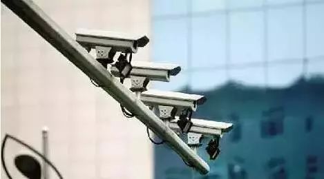 怎么区分摄像头是拍违章还是超速,什么摄像头是监控超速的